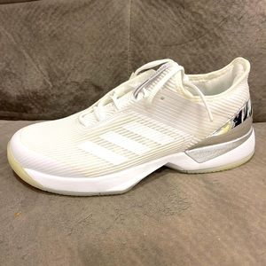 Adidas women tennis shoes 9.5